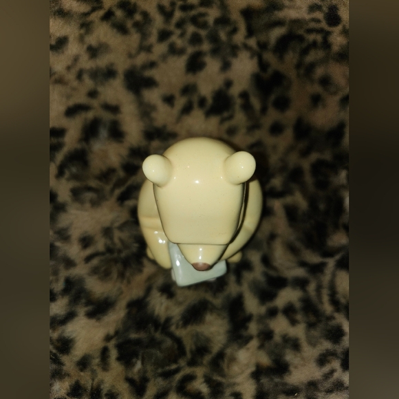 Winnie The Pooh Piggy Bank - Picture 2 of 4